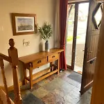 Sunny Seaside Getaway Дом отдыха *