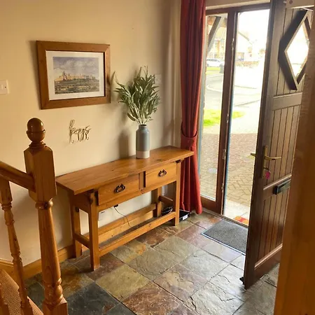 Sunny Seaside Getaway Holiday home *