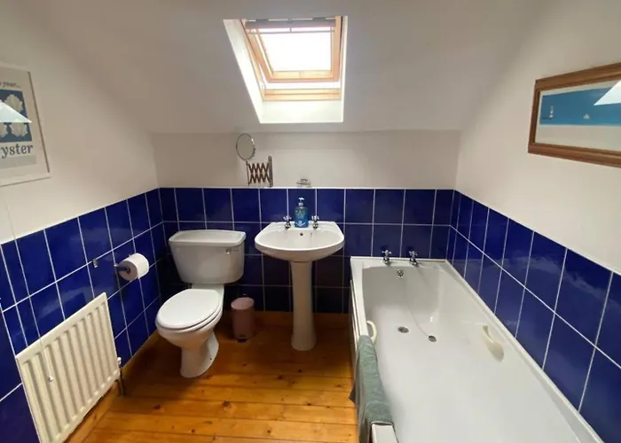 Sunny Seaside Getaway Nyaraló