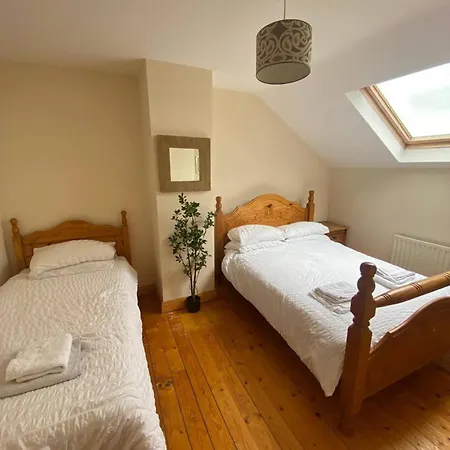 Sunny Seaside Getaway *