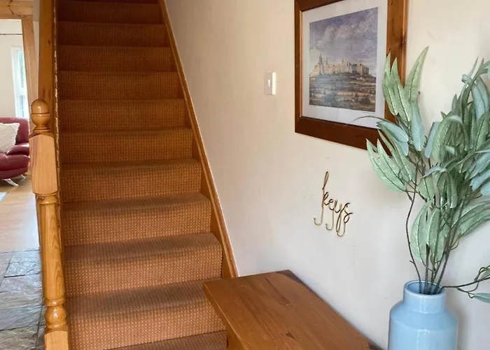 Sunny Seaside Getaway بيت للعطل